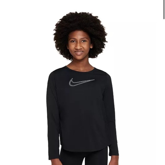 Nike Girls' Dri-fit Graphic Long-Sleeve
Training Top Black, polyester sweater - Picture 1 of 8